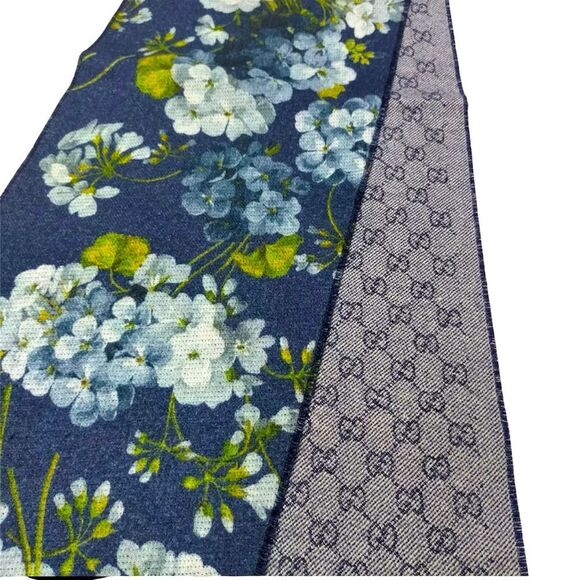 Auth Gucci Blue Floral GG Blooms Hydrangea Double Sided GG Jacquard Wool Scarf - Picture 13 of 16